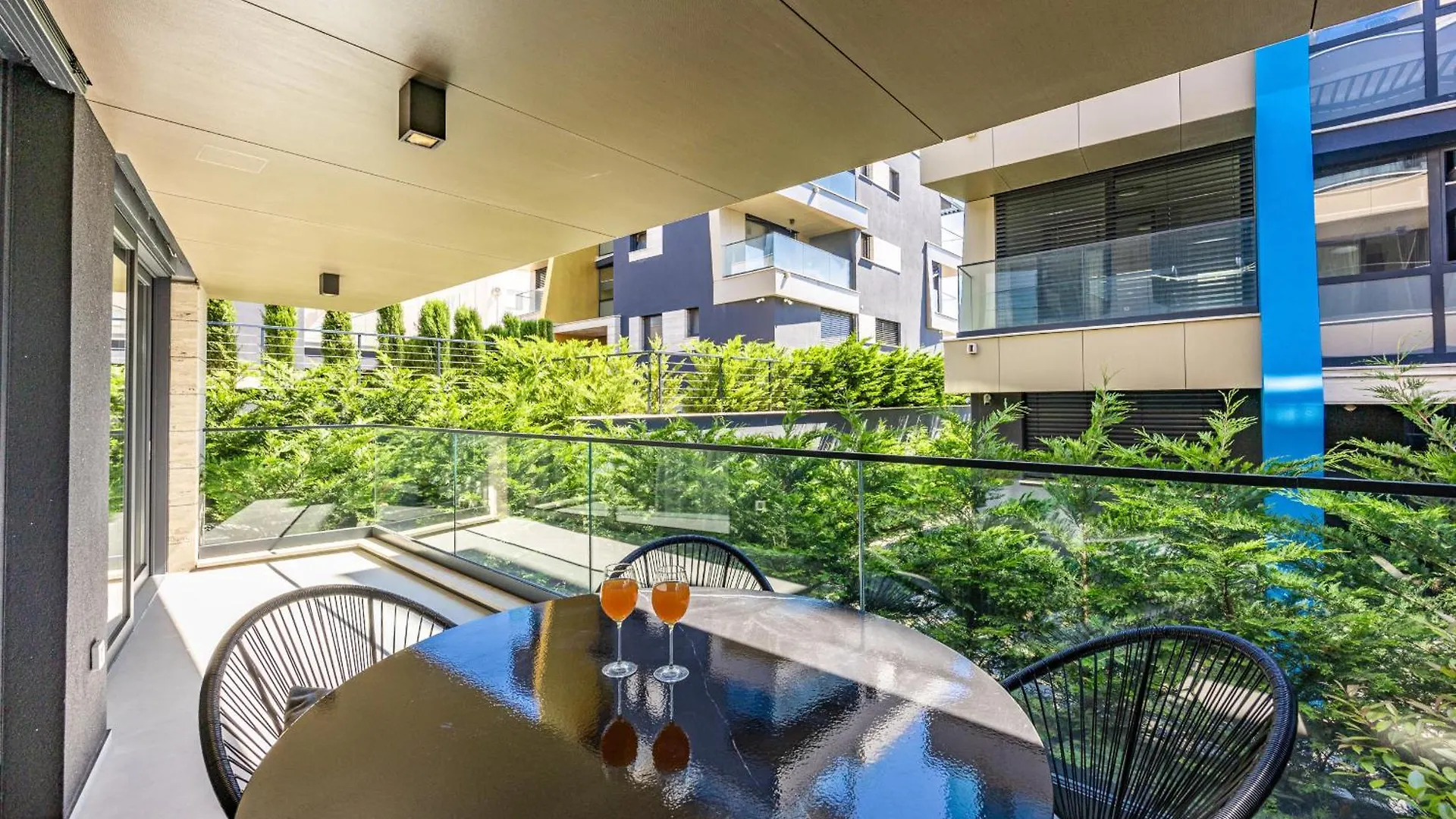 Luxury Seaside Apartments ザダル