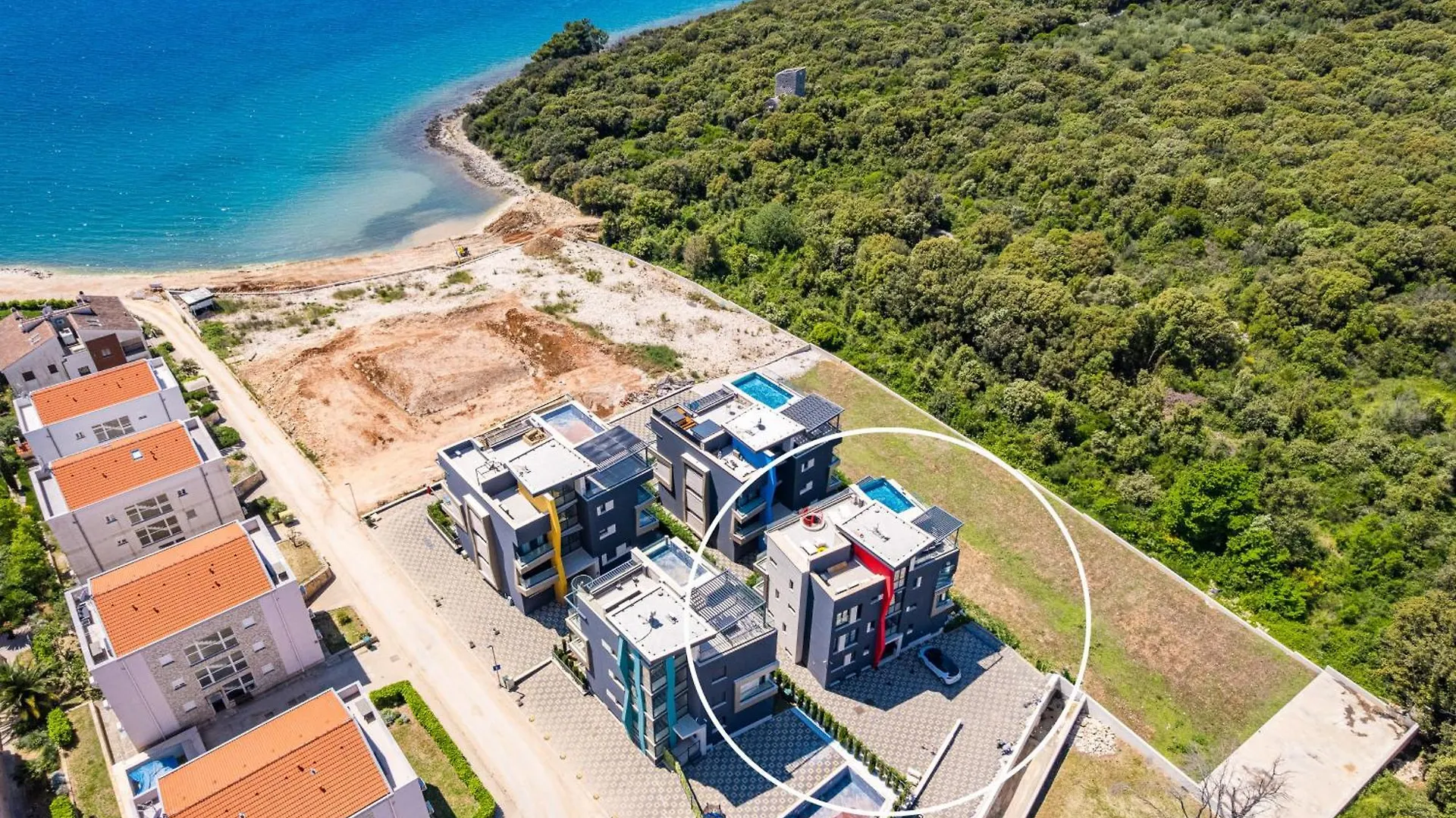 Luxury Seaside Apartments ザダル